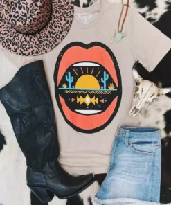 Rowdy Crowd Clothing Desert Lips Tee