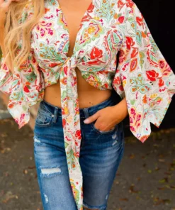 D & J Industies Co., LTD. PREORDER Everyone She Knows Top - White Floral Pre-Orders